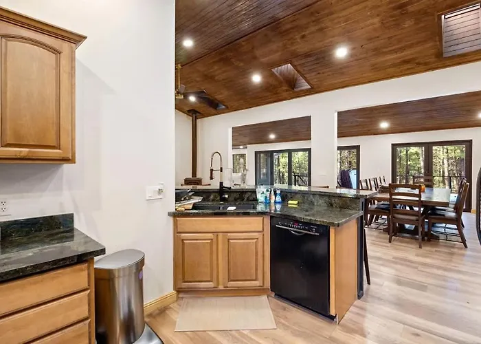 Stylish Fire Pit Hot Tub & Forest Views Pinetop-Lakeside