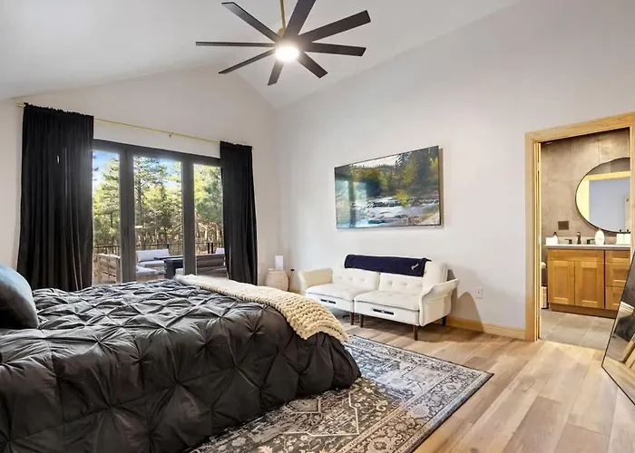 Holiday home Stylish Fire Pit Hot Tub & Forest Views *