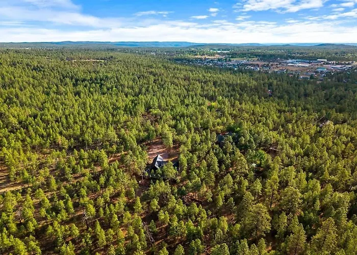 Stylish Fire Pit Hot Tub & Forest Views Pinetop-Lakeside