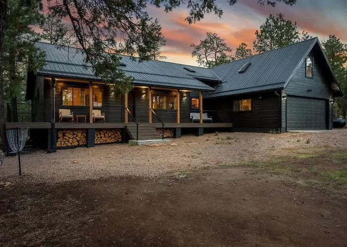 Stylish Fire Pit Hot Tub & Forest Views * Pinetop-Lakeside