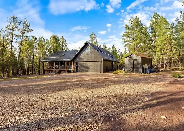 Stylish Fire Pit Hot Tub & Forest Views Holiday home *