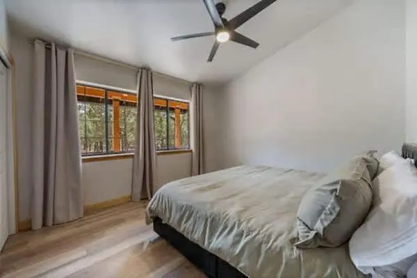 Stylish Fire Pit Hot Tub & Forest Views * Pinetop-Lakeside